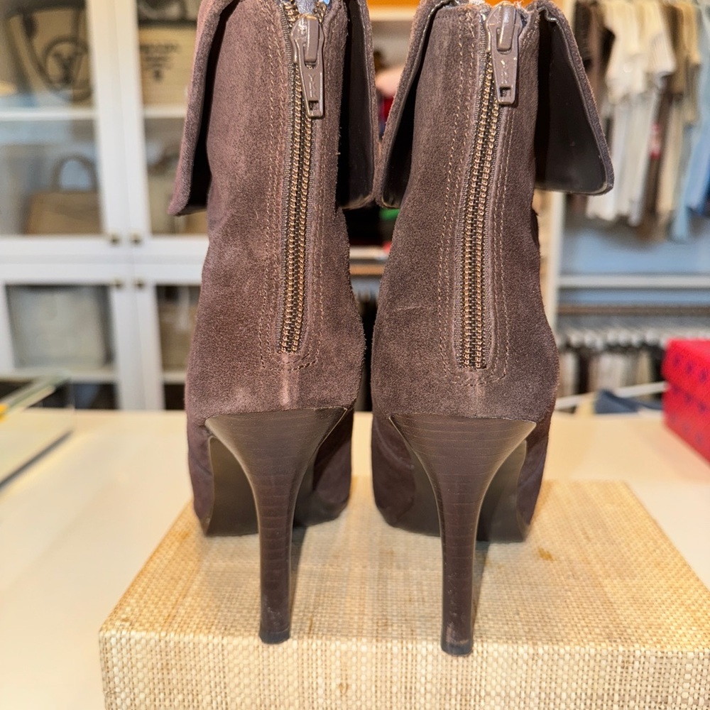 Lauren Ralph Lauren brown suede booties - Picture 3 of 12